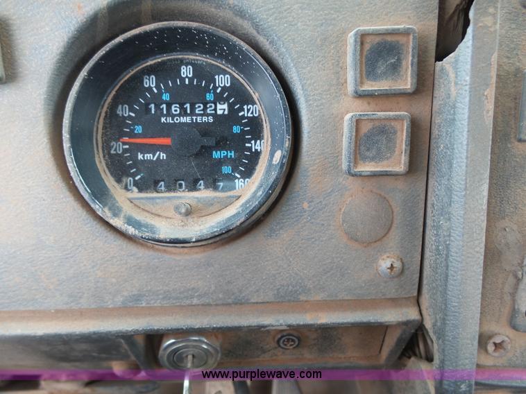 image for item L7269 2001 Mack RD690S tank truck