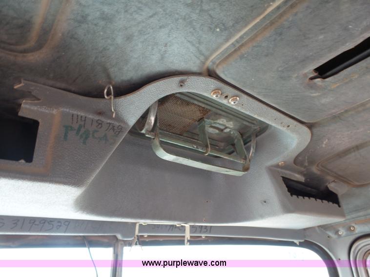 image for item L7269 2001 Mack RD690S tank truck