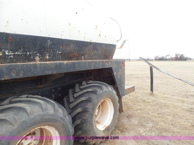 image for item L7269 2001 Mack RD690S tank truck