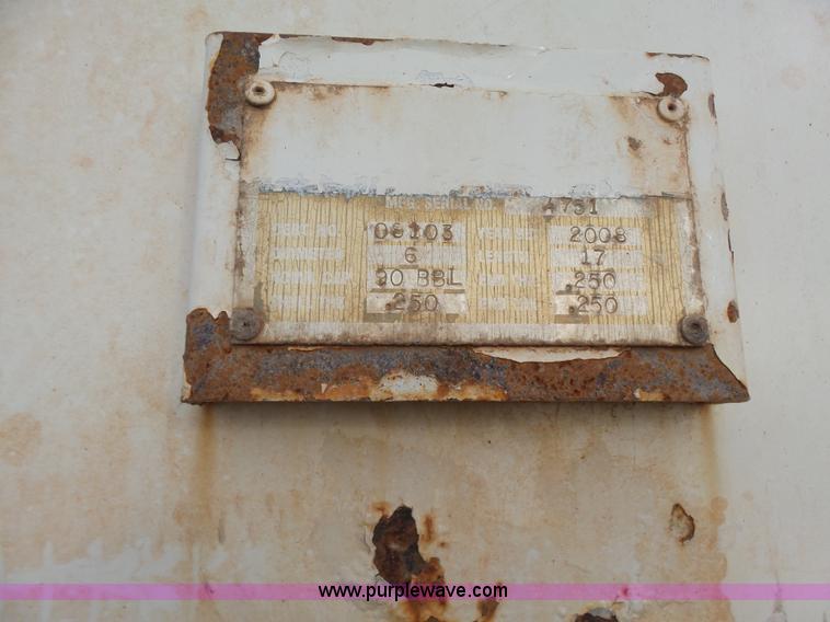 image for item L7269 2001 Mack RD690S tank truck