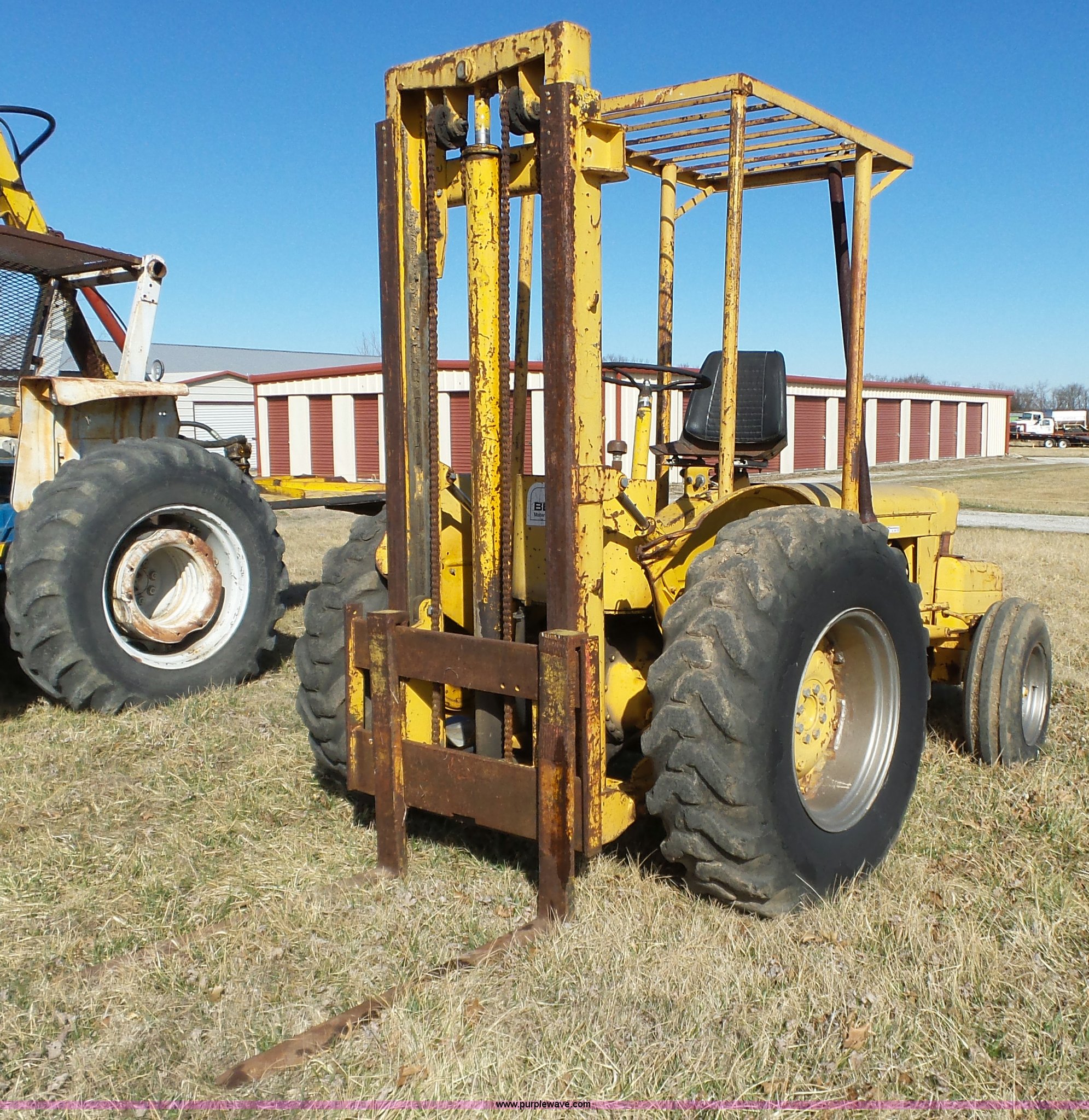 MasseyFerguson 204 rough terrain forklift in Cherryvale, KS Item