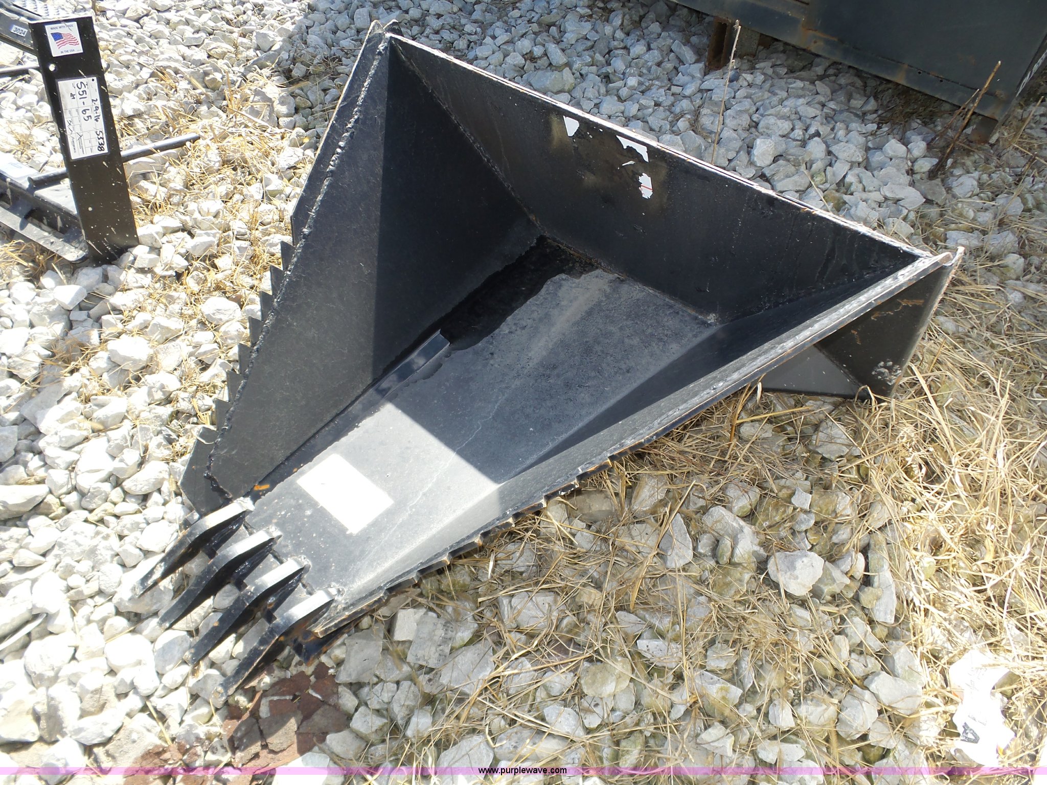 Tomahawk skid steer stump bucket in Omaha, NE Item BX9023 sold