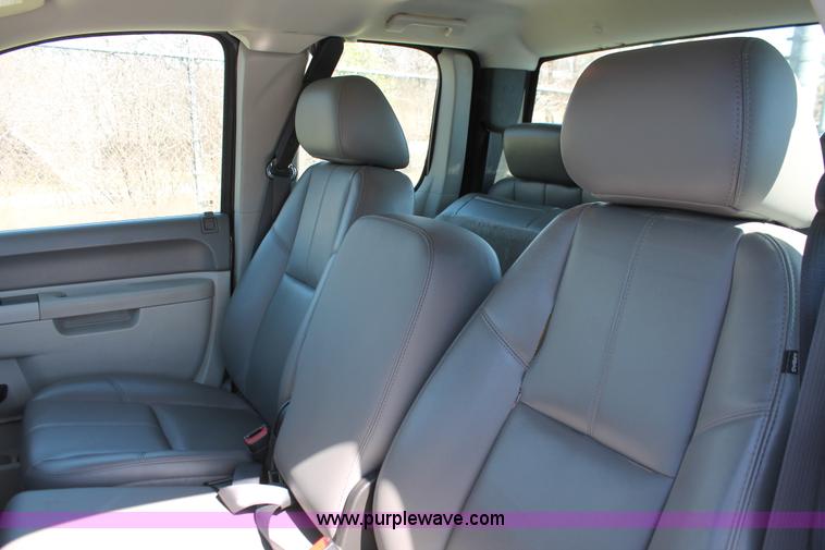 image for item AO9416 2011 Chevrolet Silverado 1500 Ext. Cab pickup truck