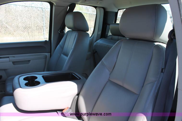 image for item AO9416 2011 Chevrolet Silverado 1500 Ext. Cab pickup truck