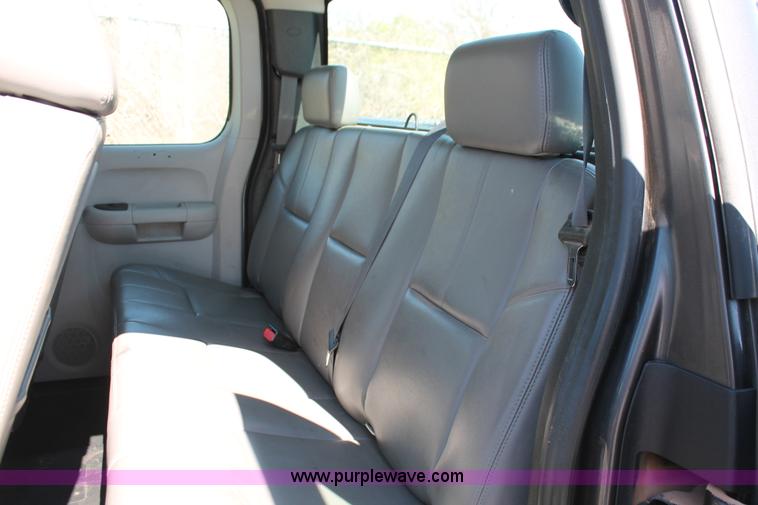 image for item AO9416 2011 Chevrolet Silverado 1500 Ext. Cab pickup truck