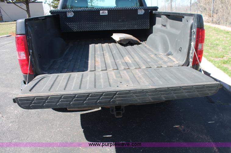 image for item AO9416 2011 Chevrolet Silverado 1500 Ext. Cab pickup truck
