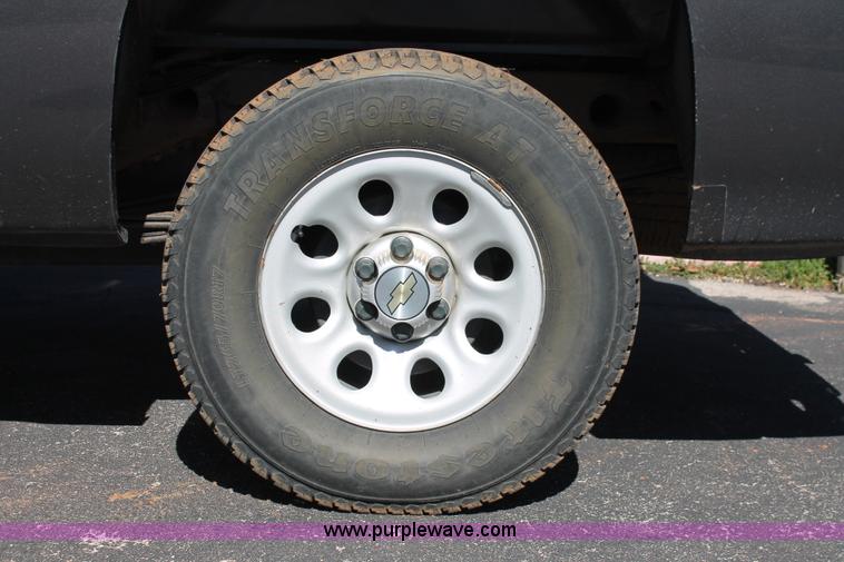 image for item AO9416 2011 Chevrolet Silverado 1500 Ext. Cab pickup truck