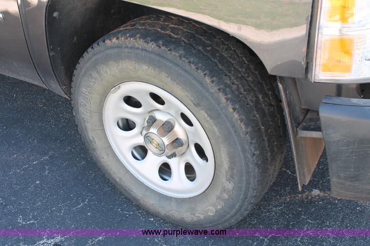 image for item AO9416 2011 Chevrolet Silverado 1500 Ext. Cab pickup truck