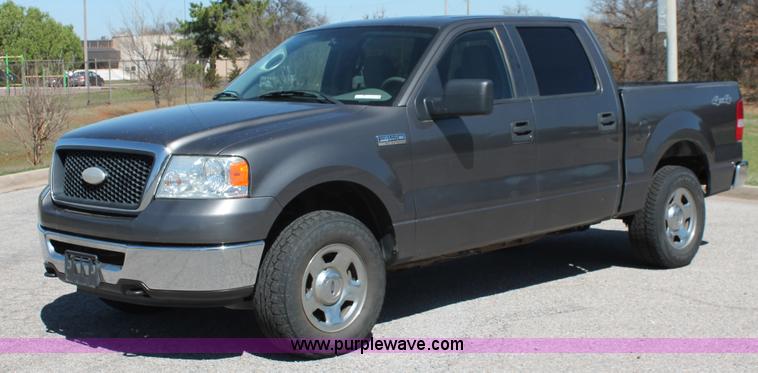 image for item AO9417 2007 Ford F150 XLT Crew Cab pickup truck