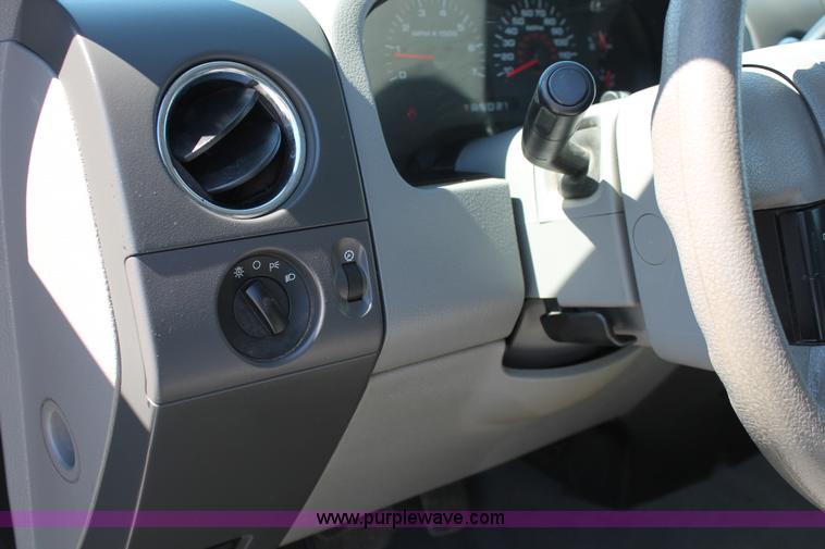 image for item AO9417 2007 Ford F150 XLT Crew Cab pickup truck