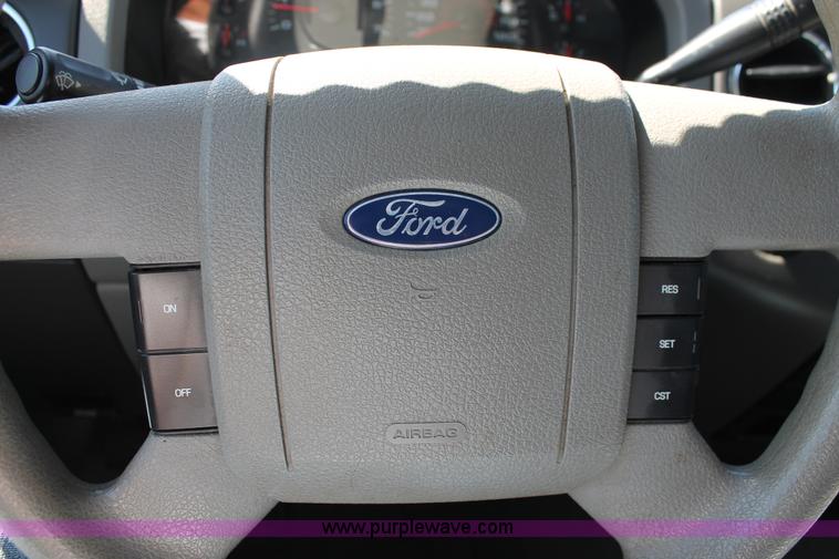 image for item AO9417 2007 Ford F150 XLT Crew Cab pickup truck