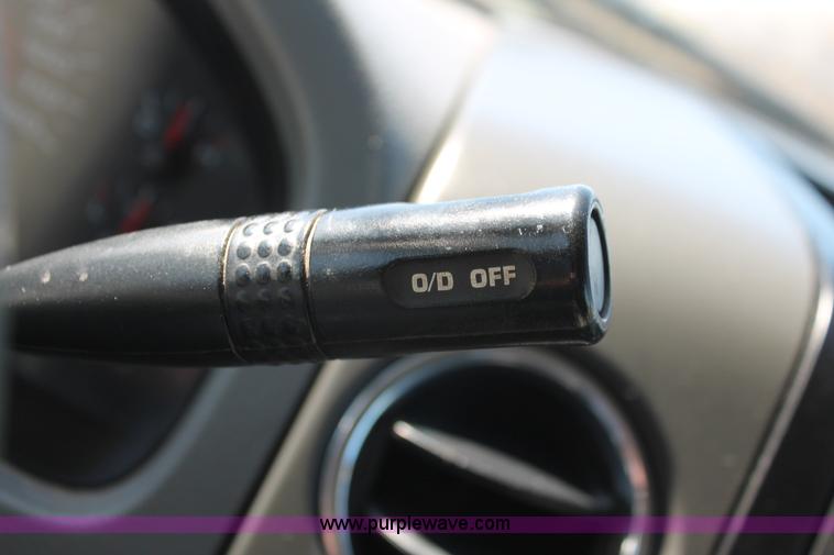 image for item AO9417 2007 Ford F150 XLT Crew Cab pickup truck