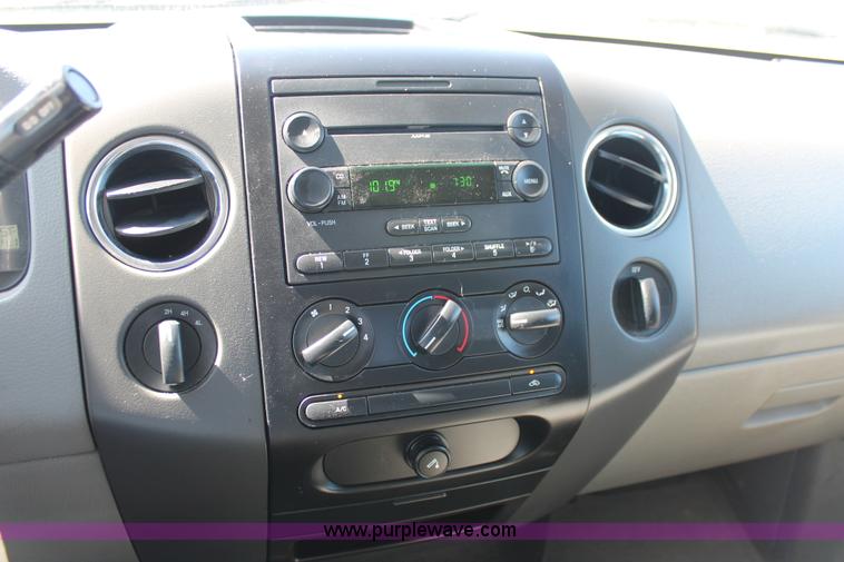 image for item AO9417 2007 Ford F150 XLT Crew Cab pickup truck