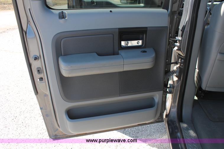 image for item AO9417 2007 Ford F150 XLT Crew Cab pickup truck