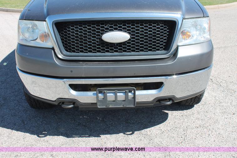 image for item AO9417 2007 Ford F150 XLT Crew Cab pickup truck