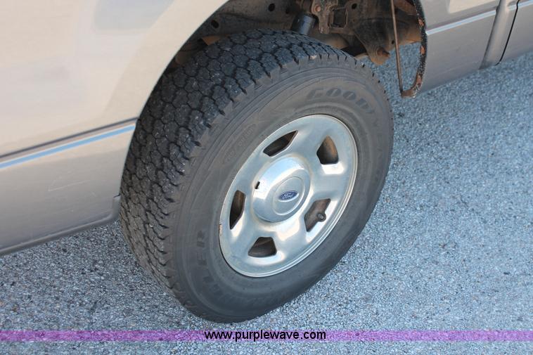 image for item AO9417 2007 Ford F150 XLT Crew Cab pickup truck