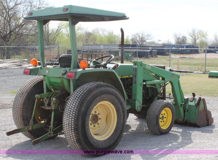 image for item AQ9718 1993 John Deere 870 tractor