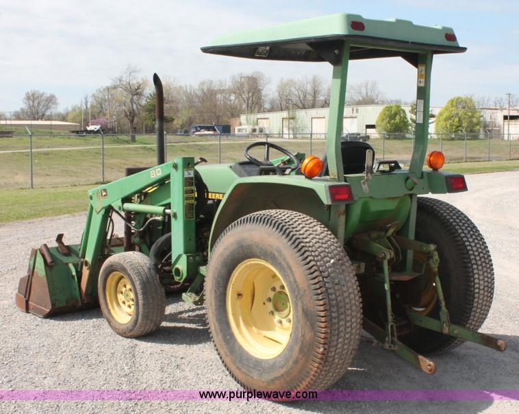 image for item AQ9718 1993 John Deere 870 tractor
