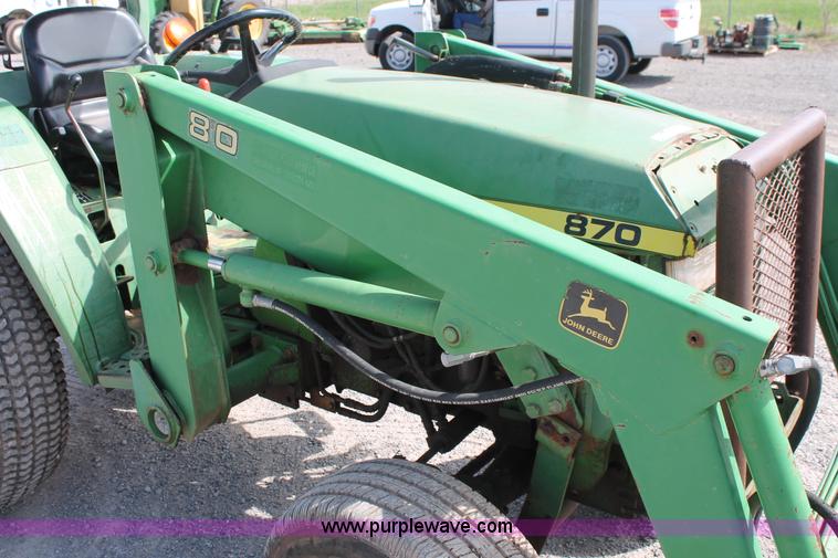image for item AQ9718 1993 John Deere 870 tractor