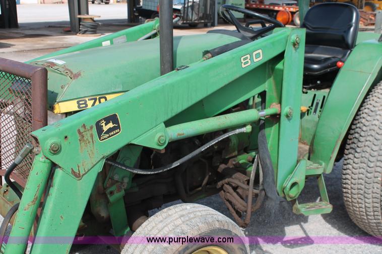 image for item AQ9718 1993 John Deere 870 tractor