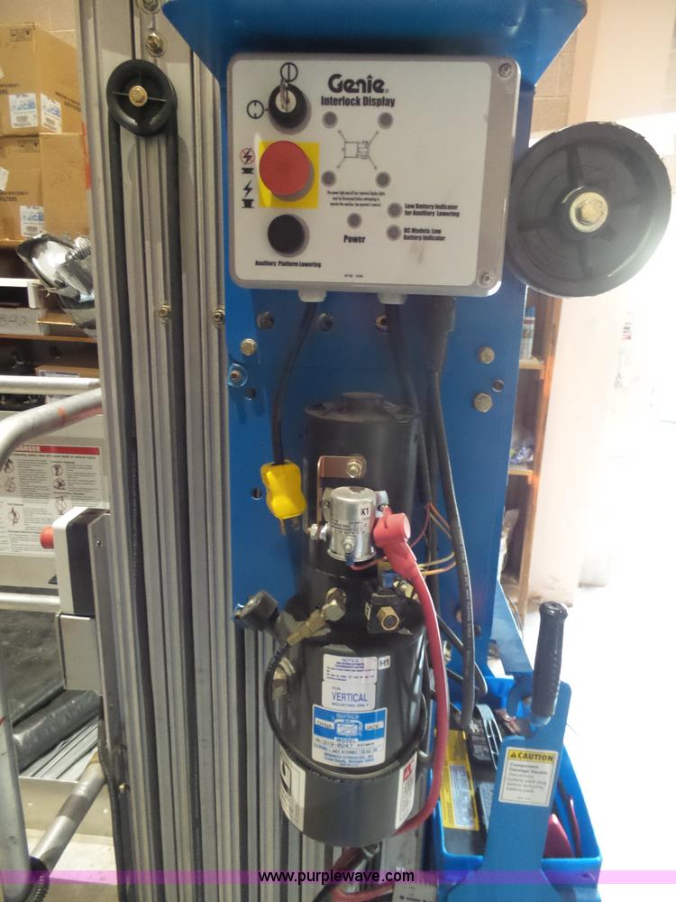image for item AR9461 1998 Genie AWP-305 vertical lift