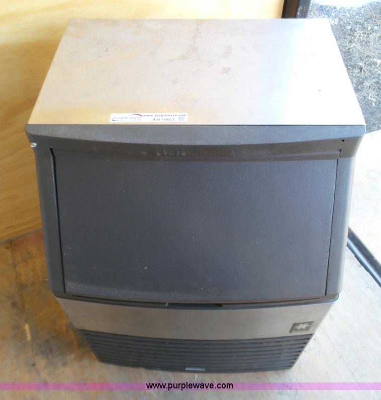 image for item AR9463 Assorted restaurant equipment