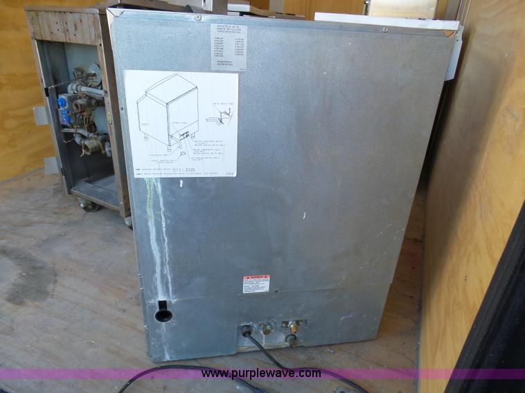 image for item AR9463 Assorted restaurant equipment