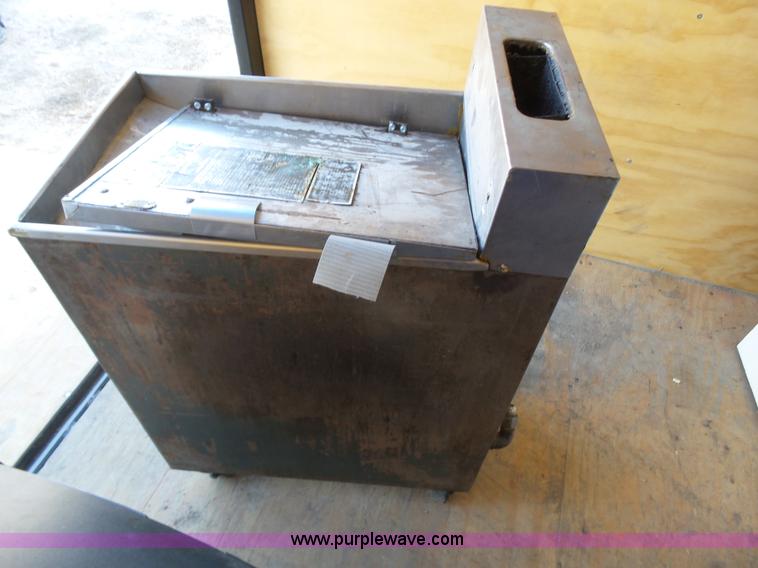 image for item AR9463 Assorted restaurant equipment