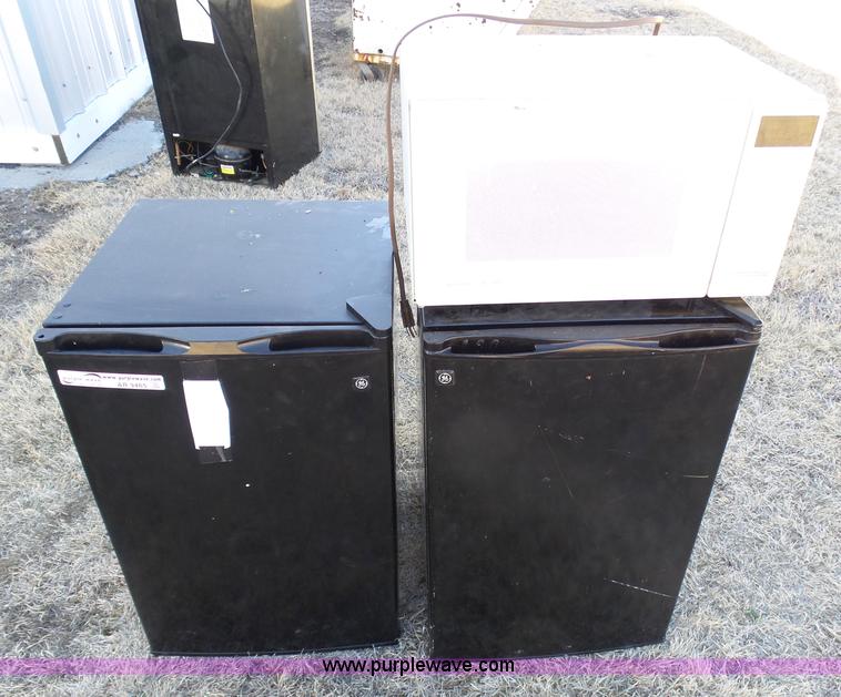 image for item AR9465 Assorted appliances