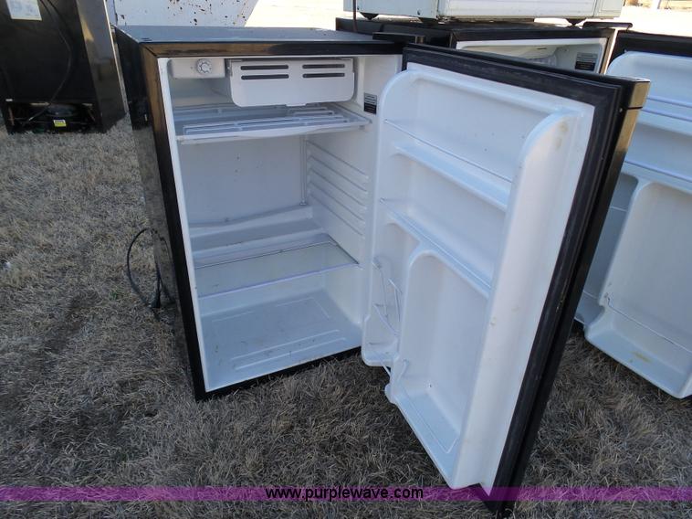 image for item AR9465 Assorted appliances