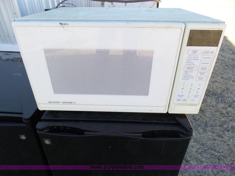 image for item AR9465 Assorted appliances