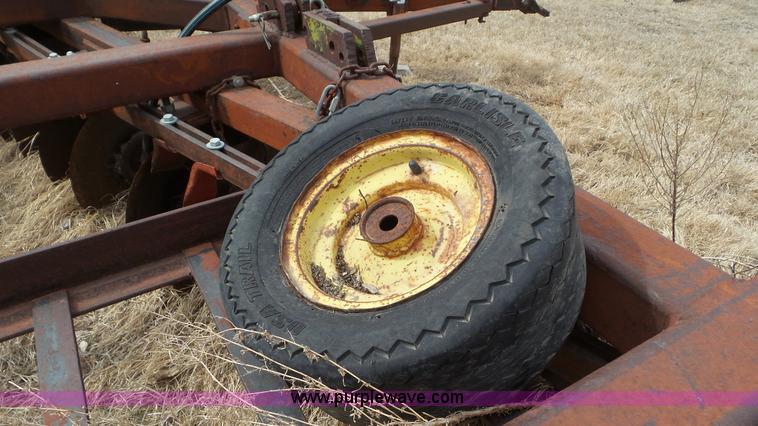 image for item AV9813 Sunflower disk