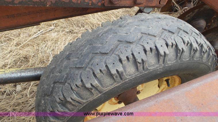 image for item AV9813 Sunflower disk