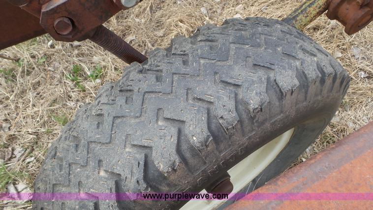 image for item AV9813 Sunflower disk