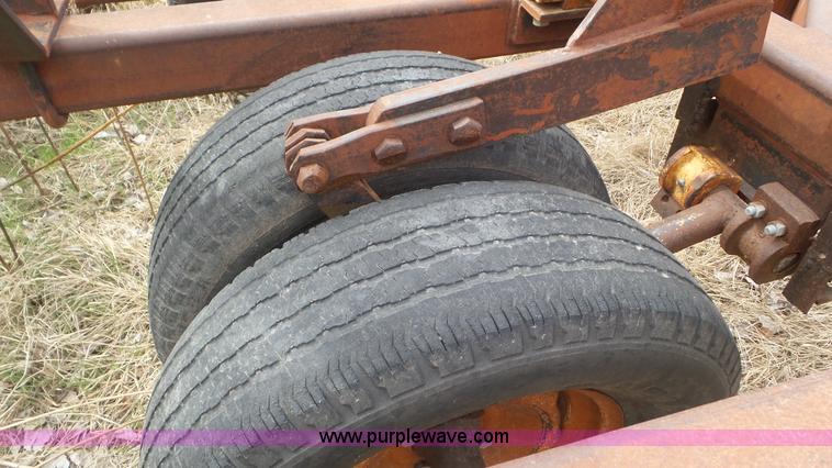 image for item AV9813 Sunflower disk