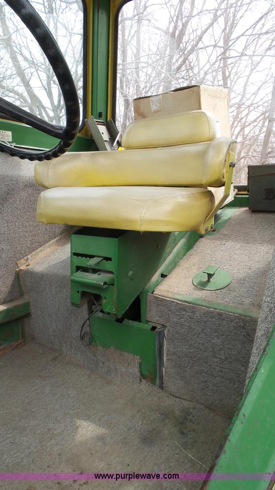 image for item AV9814 John Deere 5020 tractor