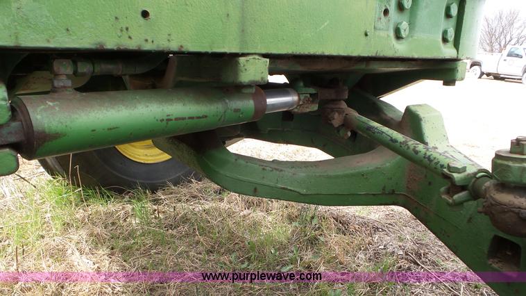 image for item AV9814 John Deere 5020 tractor