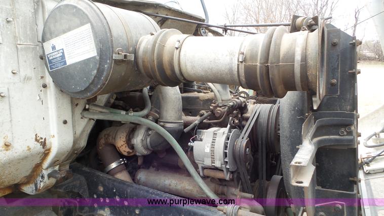 image for item AV9815 1980 International 1854 tank truck