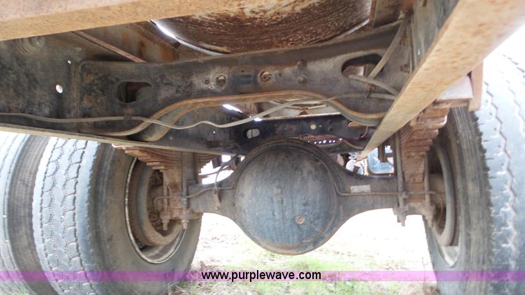 image for item AV9815 1980 International 1854 tank truck