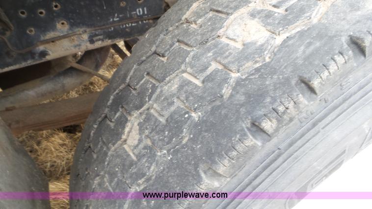 image for item AV9815 1980 International 1854 tank truck