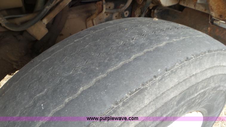 image for item AV9815 1980 International 1854 tank truck