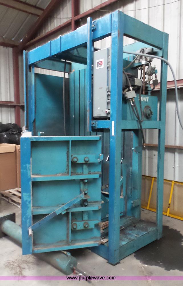 image for item AV9817 Cardboard baler