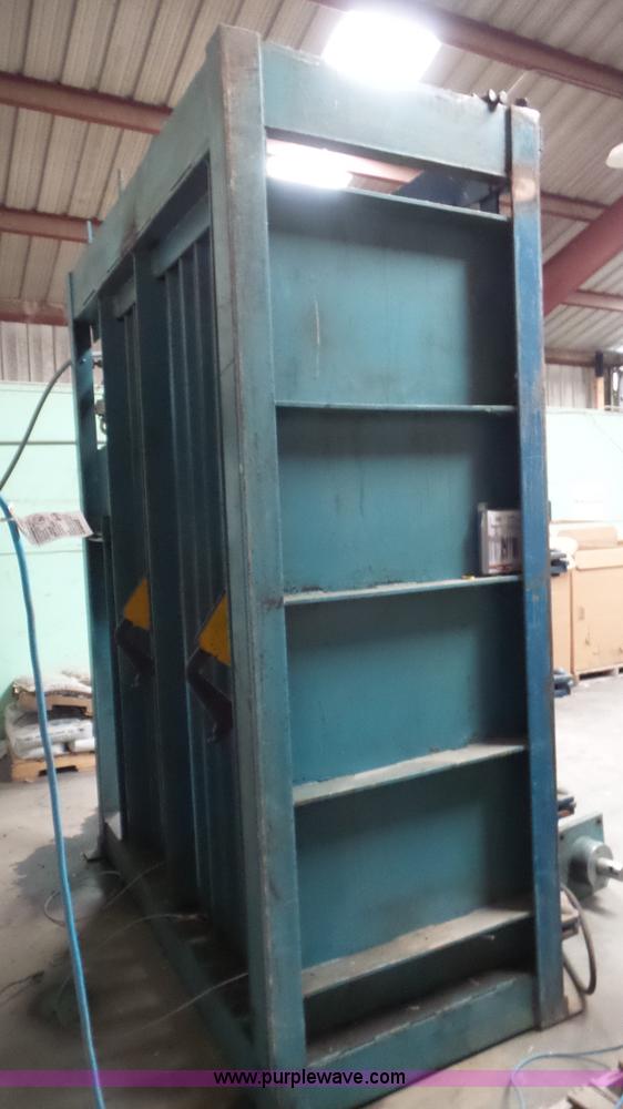 image for item AV9817 Cardboard baler