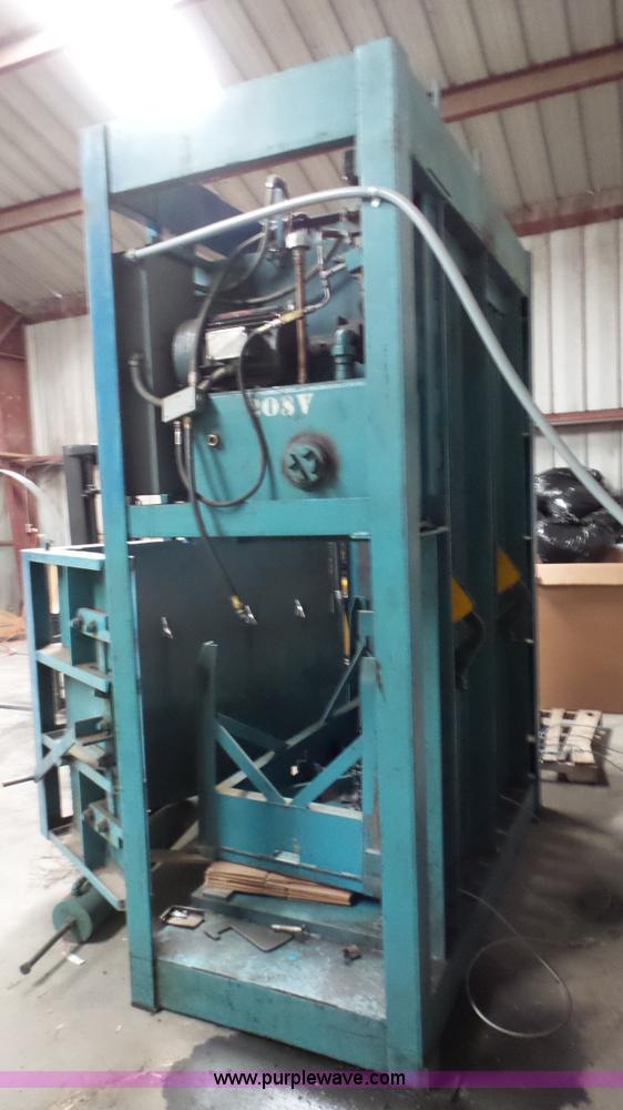 image for item AV9817 Cardboard baler