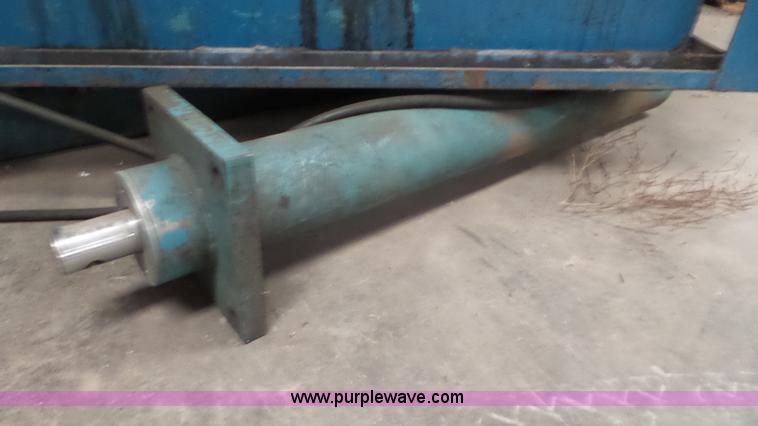 image for item AV9817 Cardboard baler