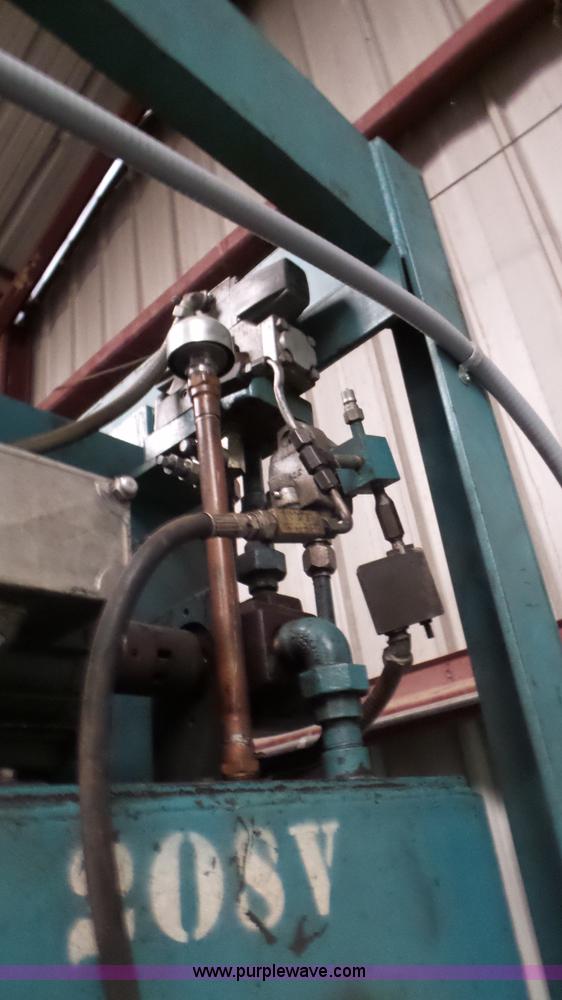 image for item AV9817 Cardboard baler