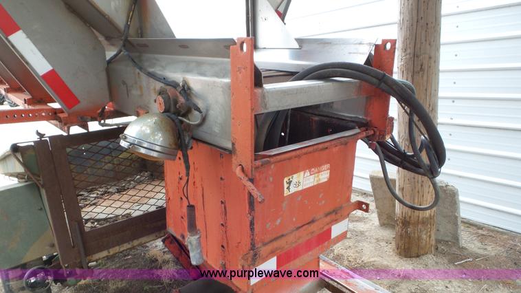 image for item AV9820 Swenson spreader