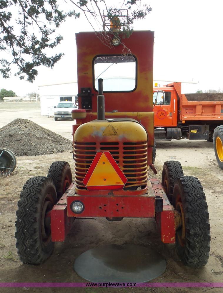 image for item AV9821 1964 Allis Chalmers D motor grader