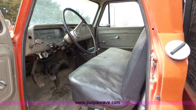 image for item AV9824 1965 Chevrolet C60 dump flatbed truck