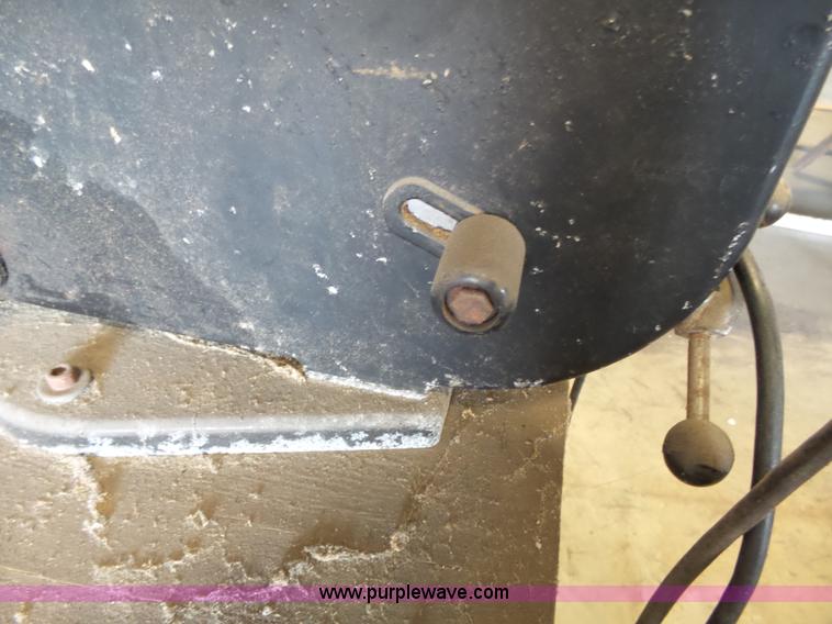 image for item BE9876 1985 Duracraft bandsaw